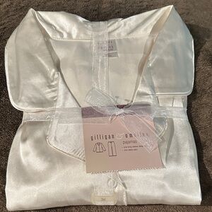 NWT Gillian & O’Malley Two Piece Pajamas with Buttondown Top/Elastic waist pants